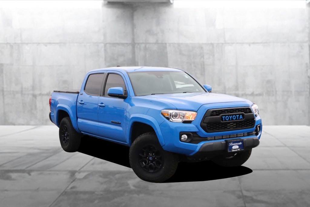 Toyota Tacoma 4WD Vehicle Image 02