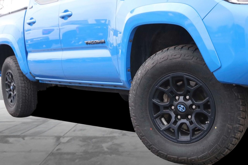 Toyota Tacoma 4WD Vehicle Image 03