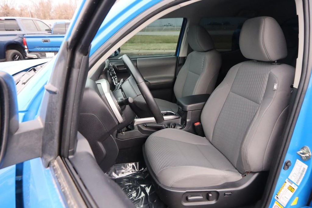 Toyota Tacoma 4WD Vehicle Image 08