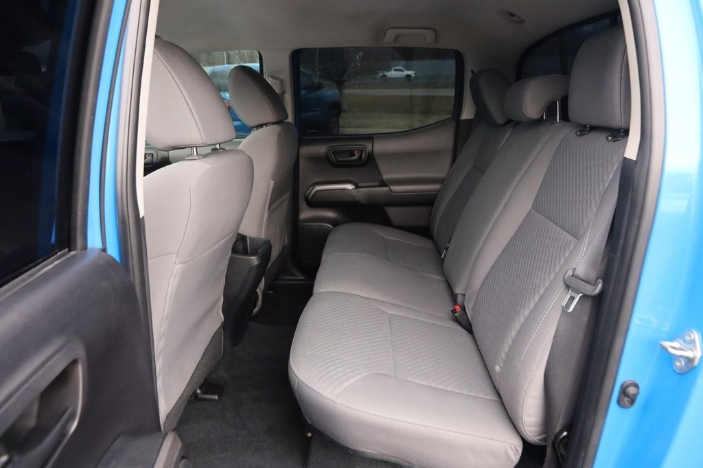 Toyota Tacoma 4WD Vehicle Image 09