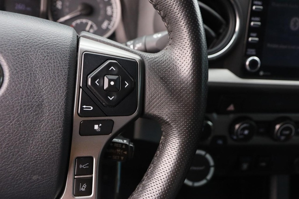 Toyota Tacoma 4WD Vehicle Image 12