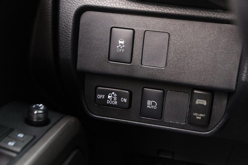 Toyota Tacoma 4WD Vehicle Image 19