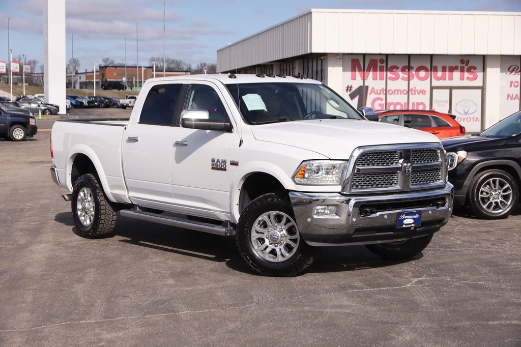 Ram 2500 Vehicle Full-screen Gallery Image 2