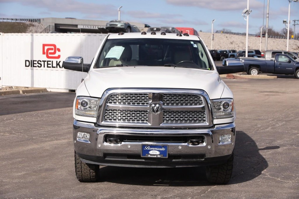 Ram 2500 Vehicle Full-screen Gallery Image 5