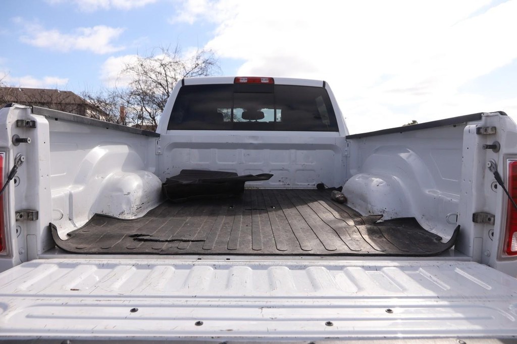 Ram 2500 Vehicle Full-screen Gallery Image 8