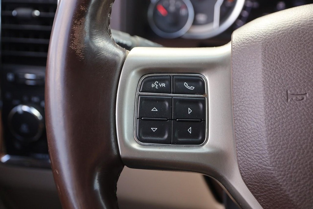 Ram 2500 Vehicle Full-screen Gallery Image 12