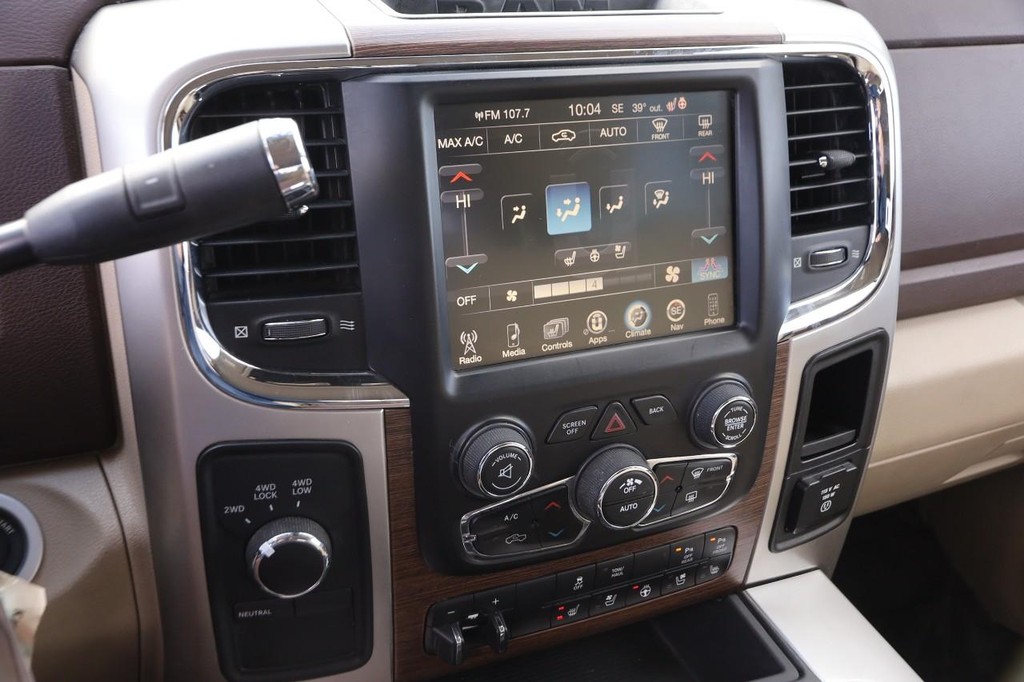 Ram 2500 Vehicle Full-screen Gallery Image 15