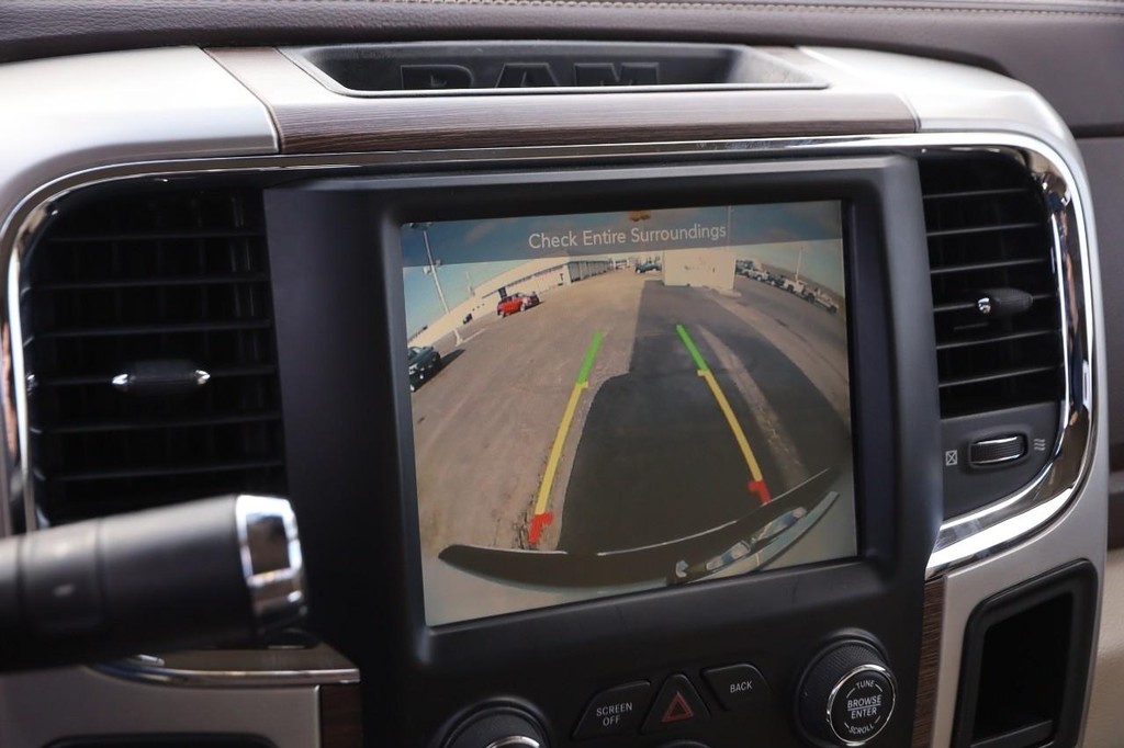 Ram 2500 Vehicle Full-screen Gallery Image 16