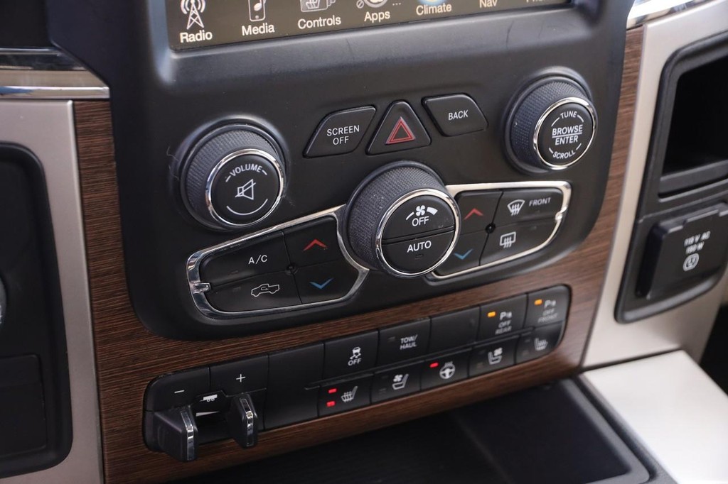 Ram 2500 Vehicle Full-screen Gallery Image 17