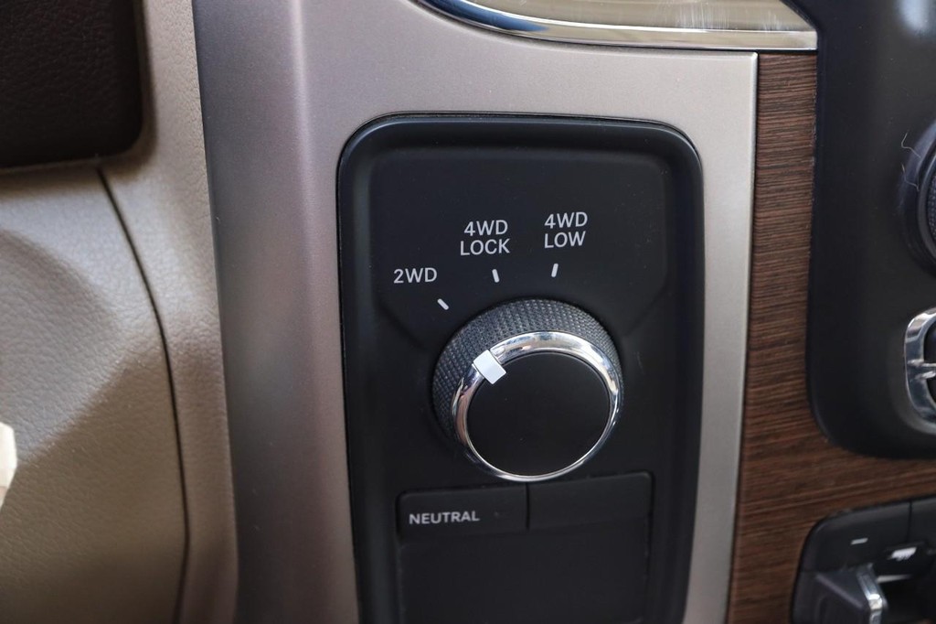 Ram 2500 Vehicle Full-screen Gallery Image 18