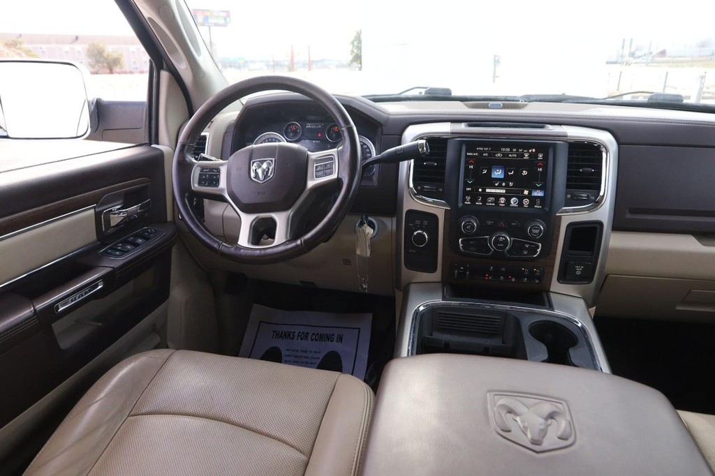 Ram 2500 Vehicle Full-screen Gallery Image 21