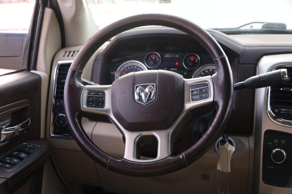 Ram 2500 Vehicle Full-screen Gallery Image 22