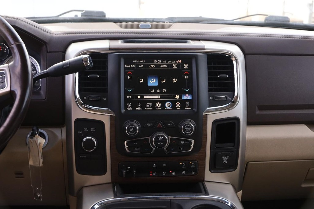 Ram 2500 Vehicle Full-screen Gallery Image 23