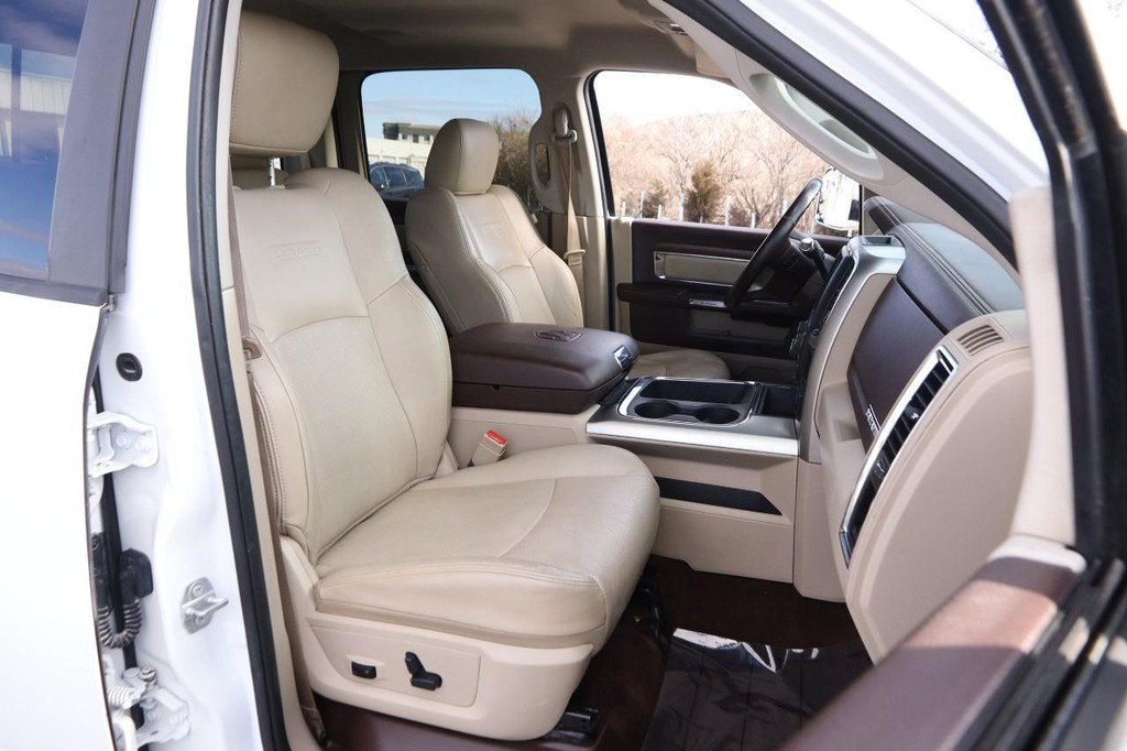 Ram 2500 Vehicle Full-screen Gallery Image 25