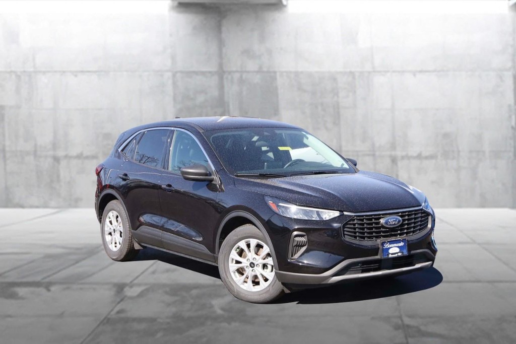 Ford Escape Vehicle Image 02