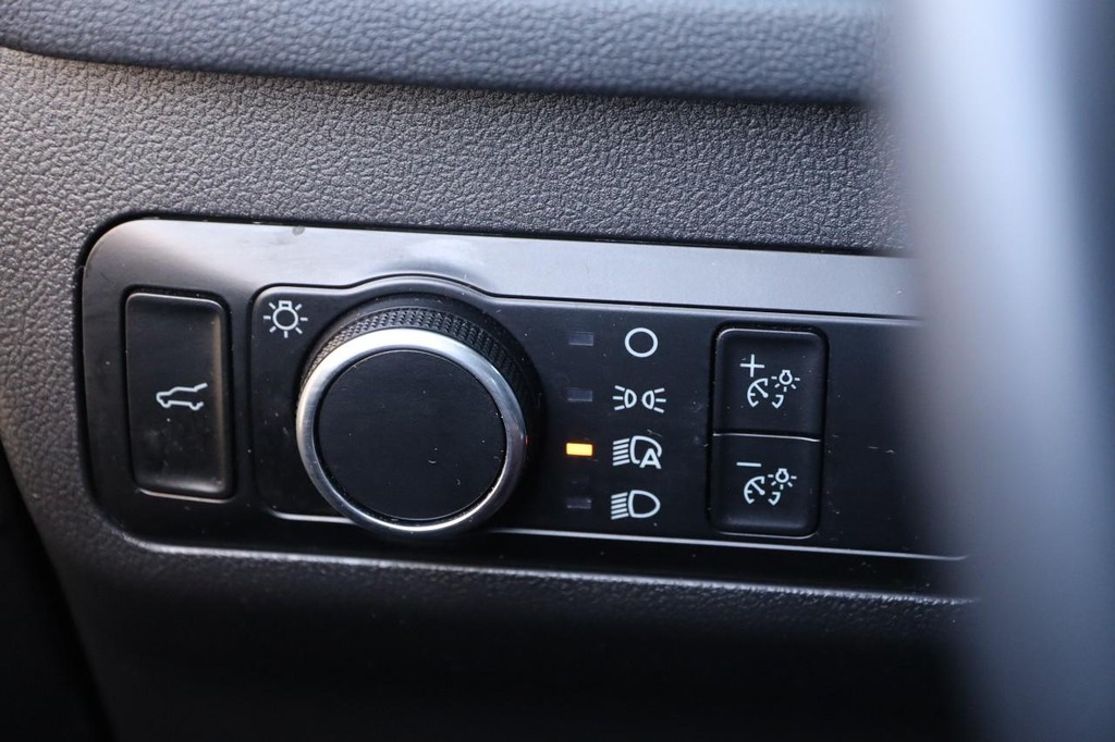 Ford Escape Vehicle Image 18