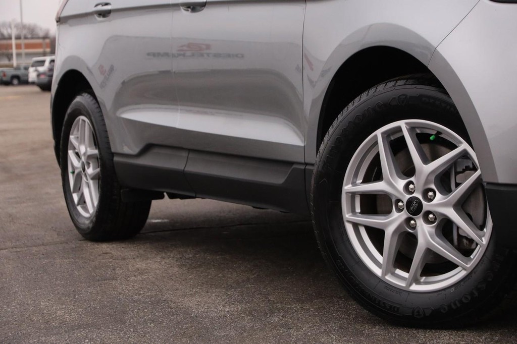 Ford Edge Vehicle Image 03