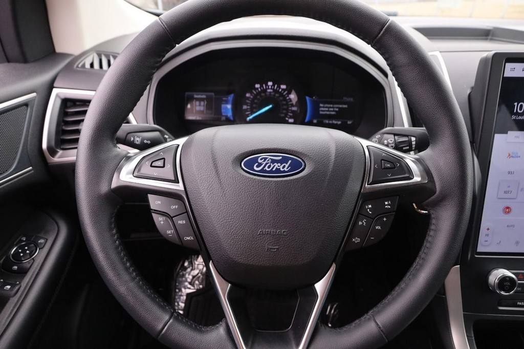 Ford Edge Vehicle Image 10
