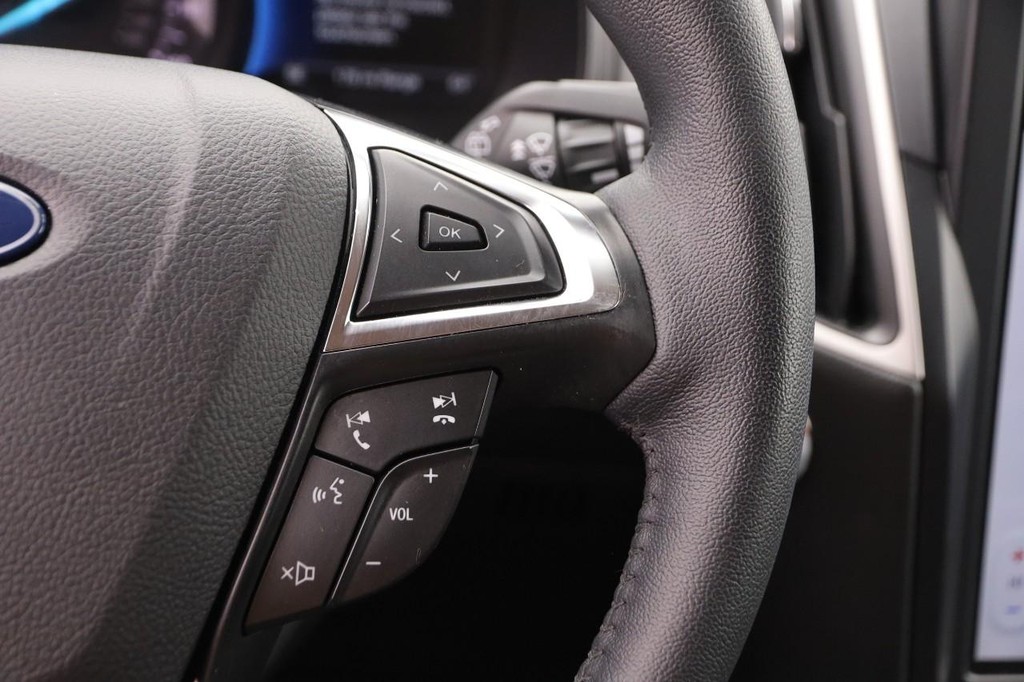 Ford Edge Vehicle Image 12