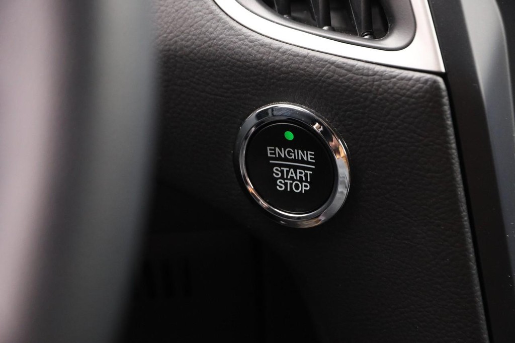 Ford Edge Vehicle Image 14