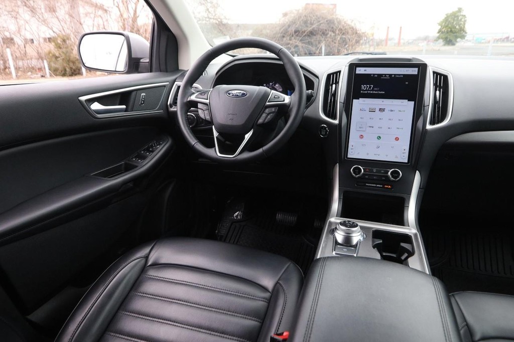 Ford Edge Vehicle Image 21