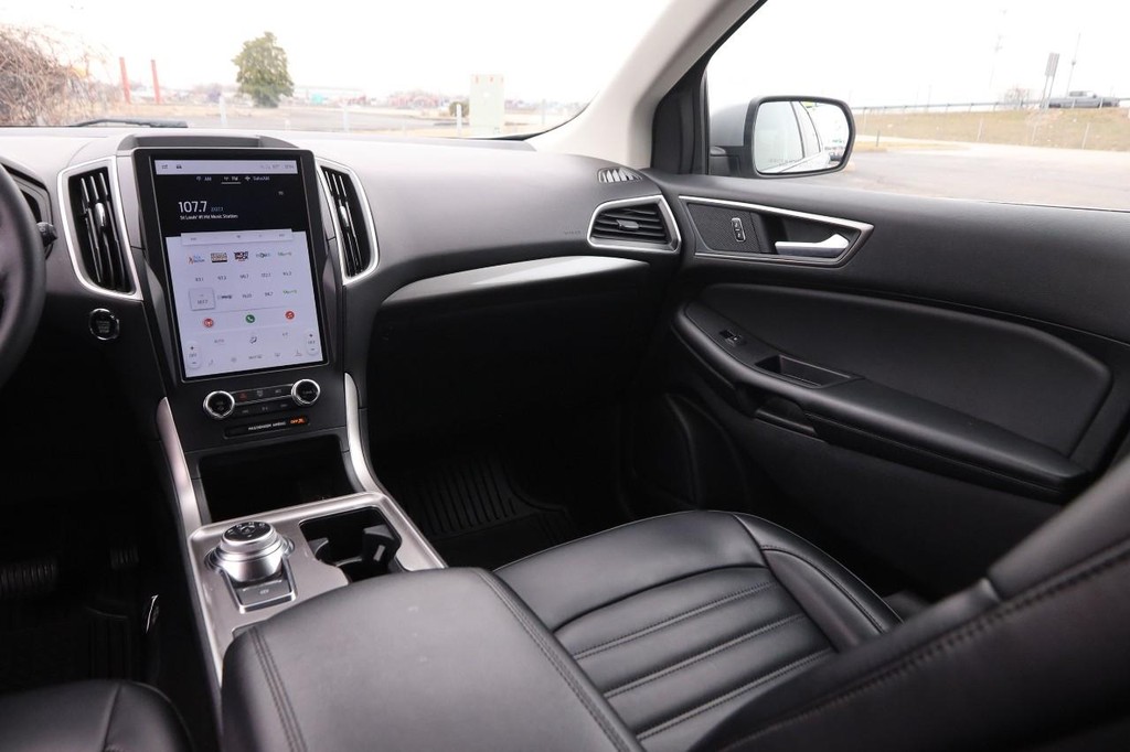 Ford Edge Vehicle Image 24