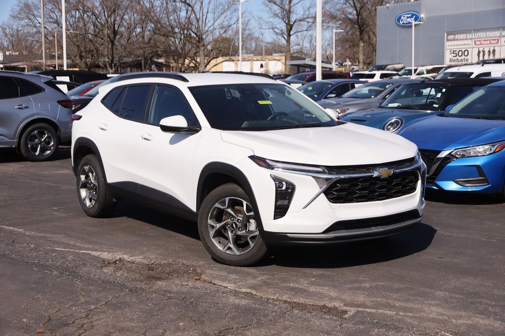 Chevrolet Trax Vehicle Full-screen Gallery Image 2