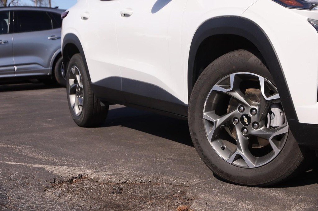 Chevrolet Trax Vehicle Full-screen Gallery Image 3