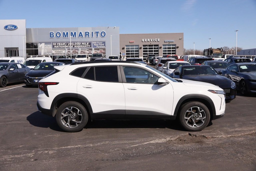 Chevrolet Trax Vehicle Full-screen Gallery Image 5