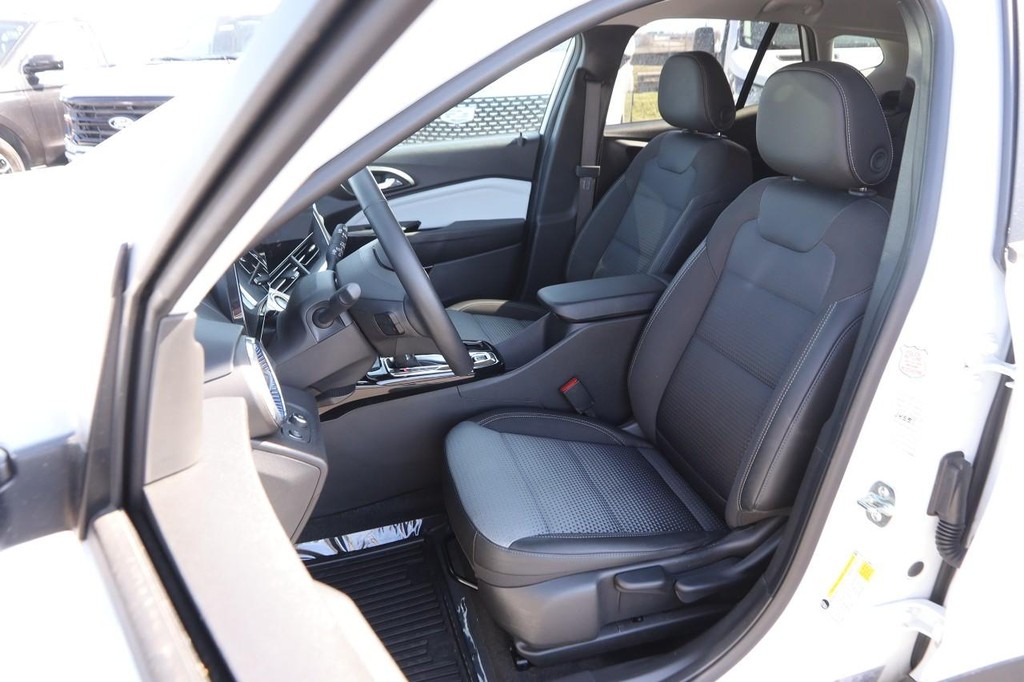 Chevrolet Trax Vehicle Full-screen Gallery Image 8