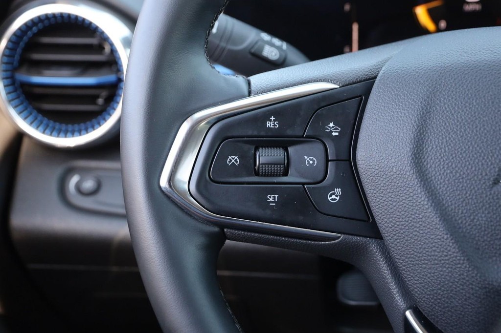 Chevrolet Trax Vehicle Full-screen Gallery Image 11