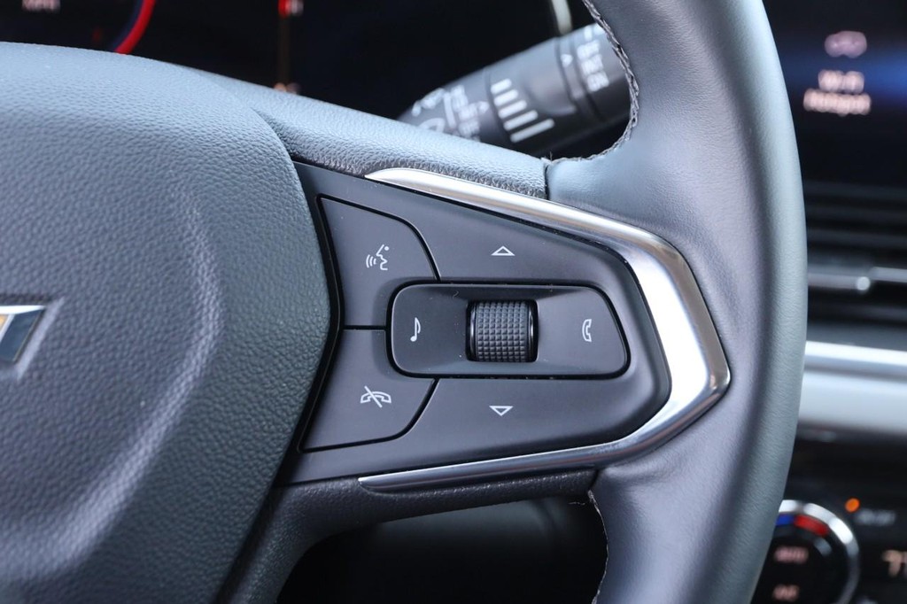 Chevrolet Trax Vehicle Full-screen Gallery Image 12