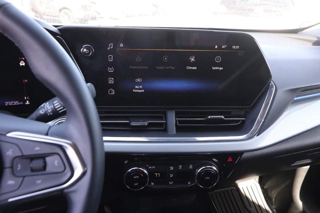 Chevrolet Trax Vehicle Full-screen Gallery Image 15