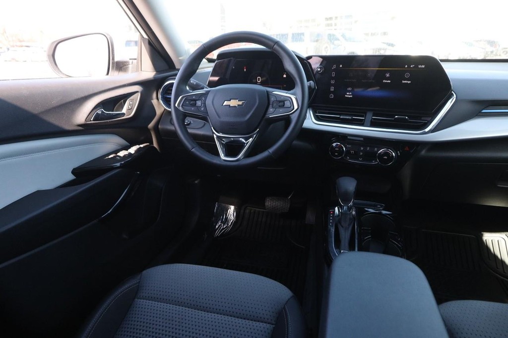 Chevrolet Trax Vehicle Full-screen Gallery Image 21