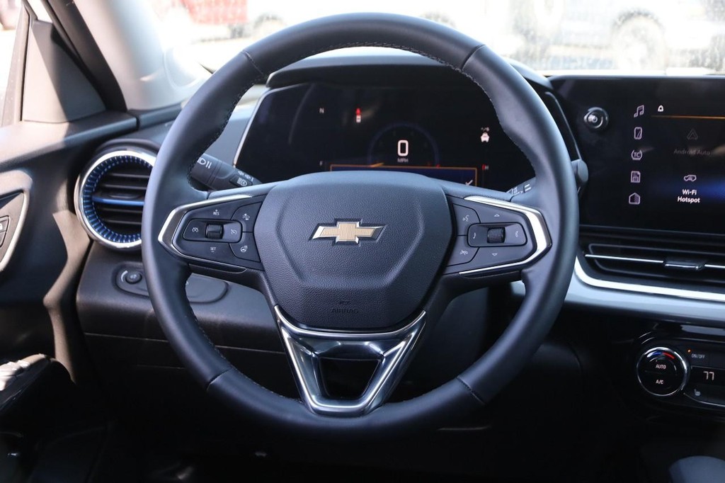 Chevrolet Trax Vehicle Full-screen Gallery Image 22