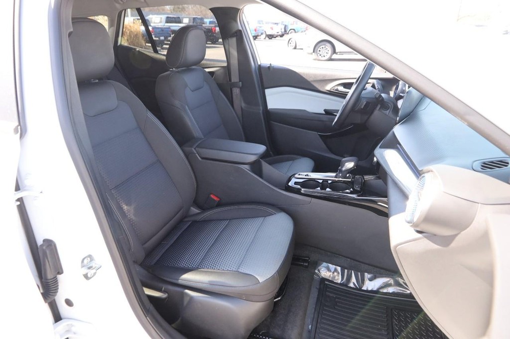 Chevrolet Trax Vehicle Full-screen Gallery Image 25