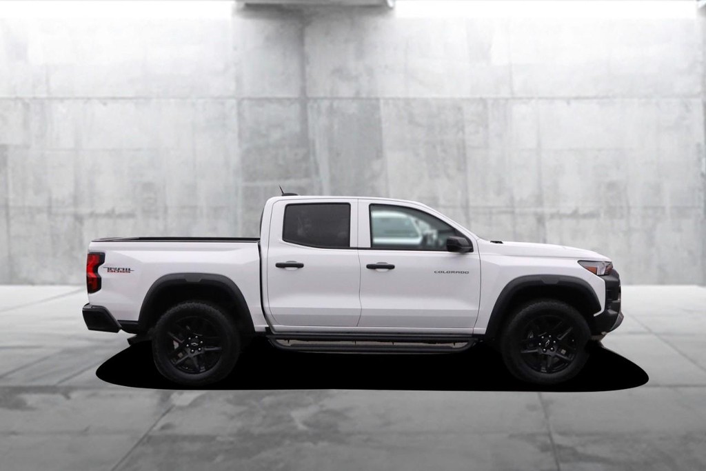 Chevrolet Colorado Vehicle Full-screen Gallery Image 05