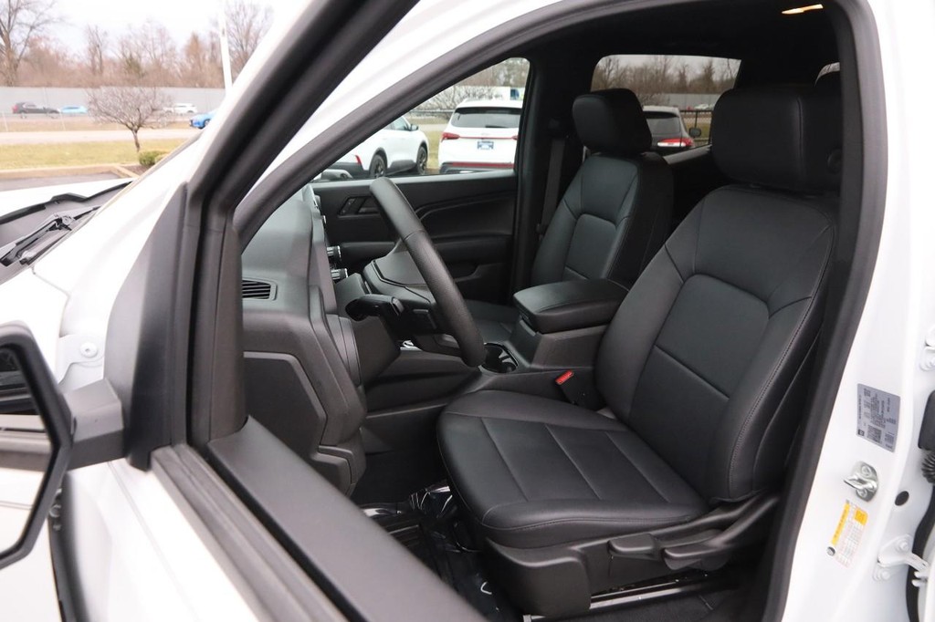 Chevrolet Colorado Vehicle Full-screen Gallery Image 08