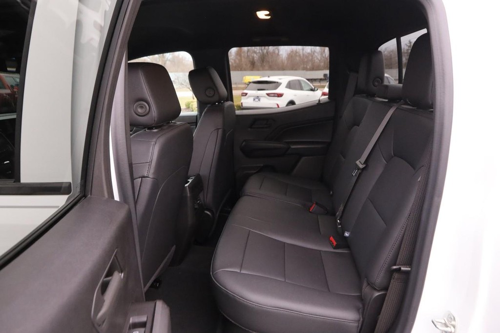 Chevrolet Colorado Vehicle Full-screen Gallery Image 09