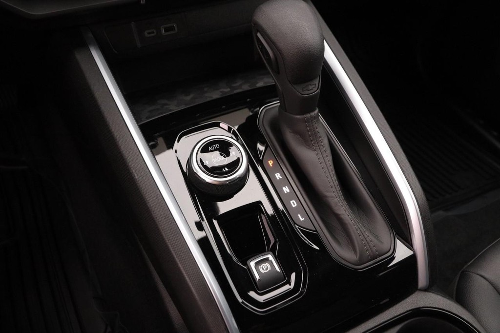 Chevrolet Colorado Vehicle Full-screen Gallery Image 20