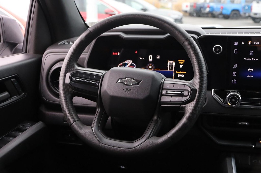 Chevrolet Colorado Vehicle Full-screen Gallery Image 23