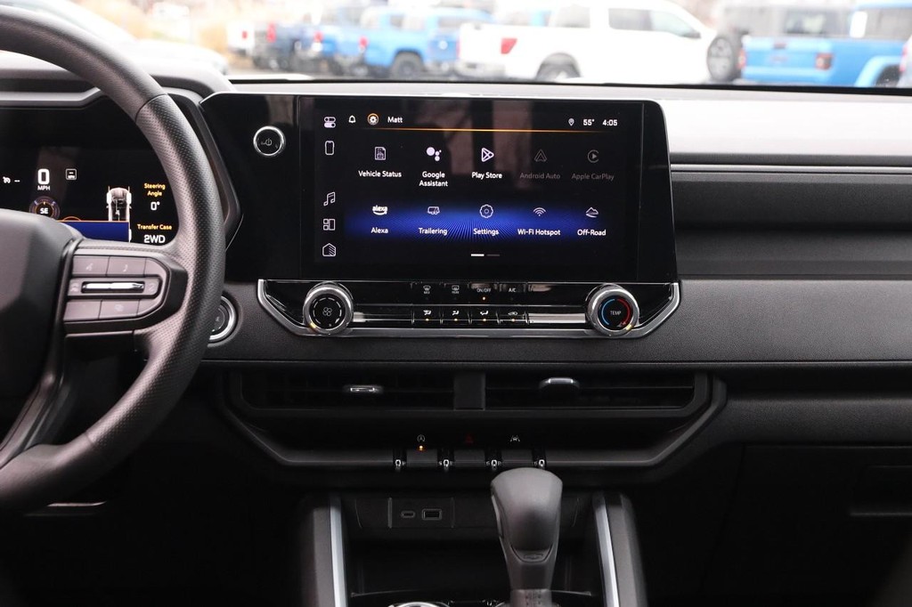 Chevrolet Colorado Vehicle Full-screen Gallery Image 24