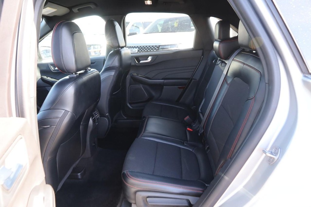 Ford Escape Vehicle Full-screen Gallery Image 10