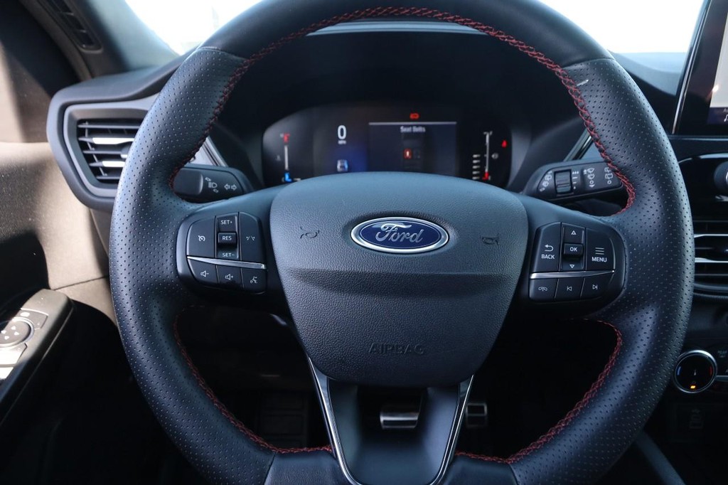 Ford Escape Vehicle Full-screen Gallery Image 11