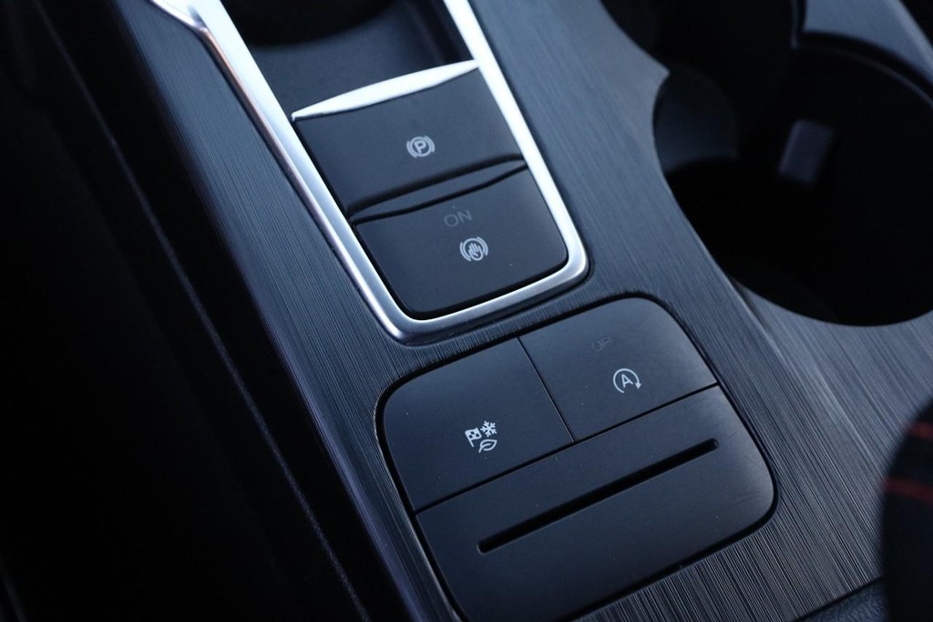 Ford Escape Vehicle Full-screen Gallery Image 19