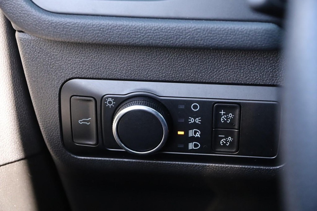 Ford Escape Vehicle Full-screen Gallery Image 20