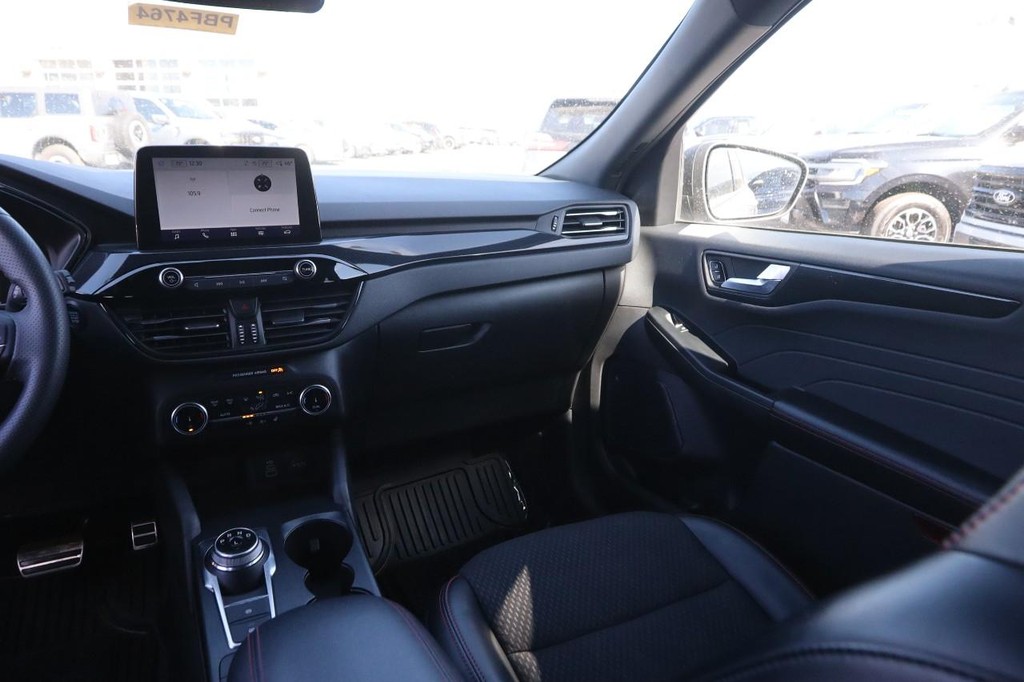 Ford Escape Vehicle Full-screen Gallery Image 25