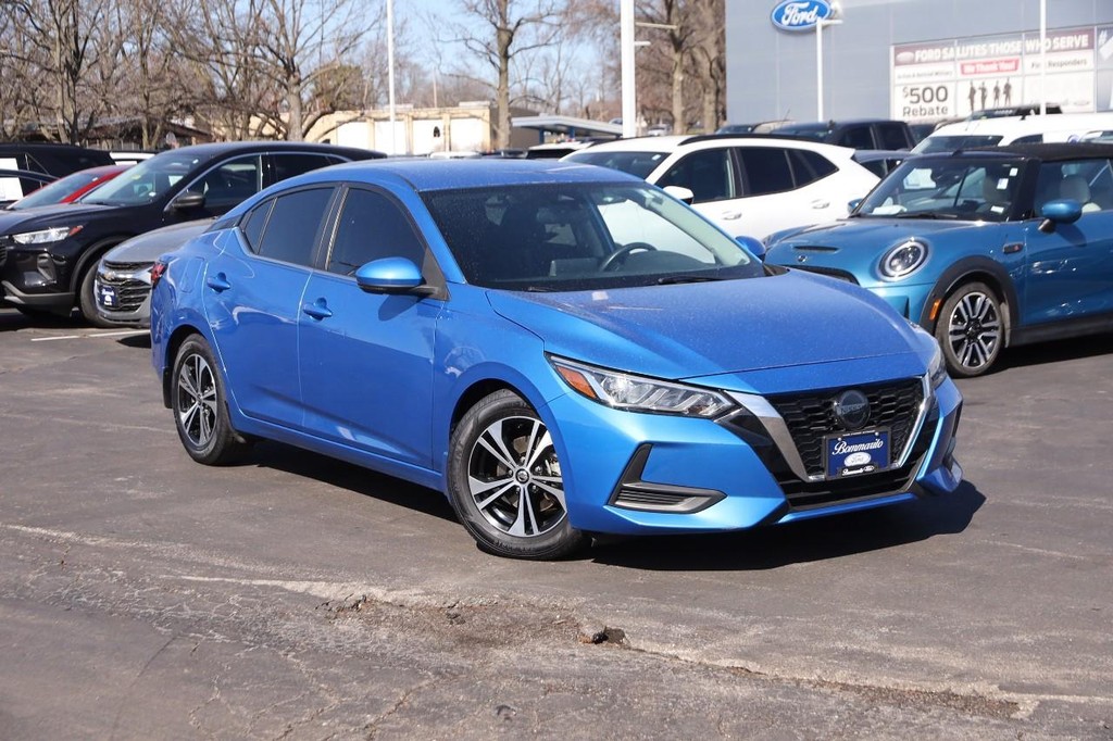 Nissan Sentra Vehicle Full-screen Gallery Image 2