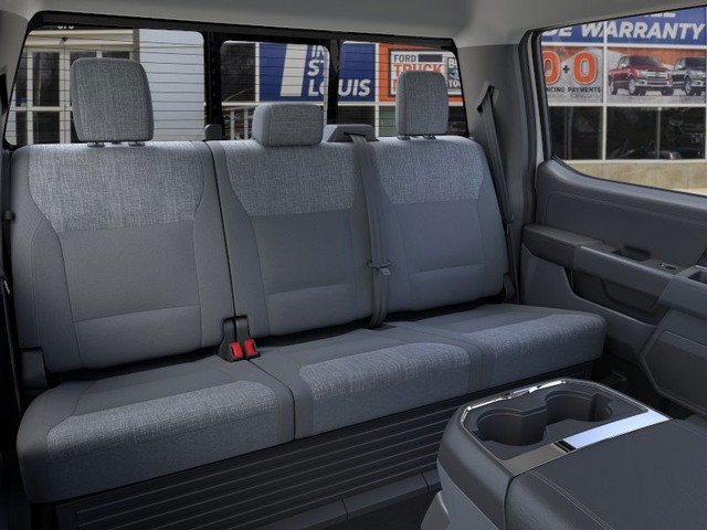 Ford Super Duty F-350 SRW Vehicle Image 11