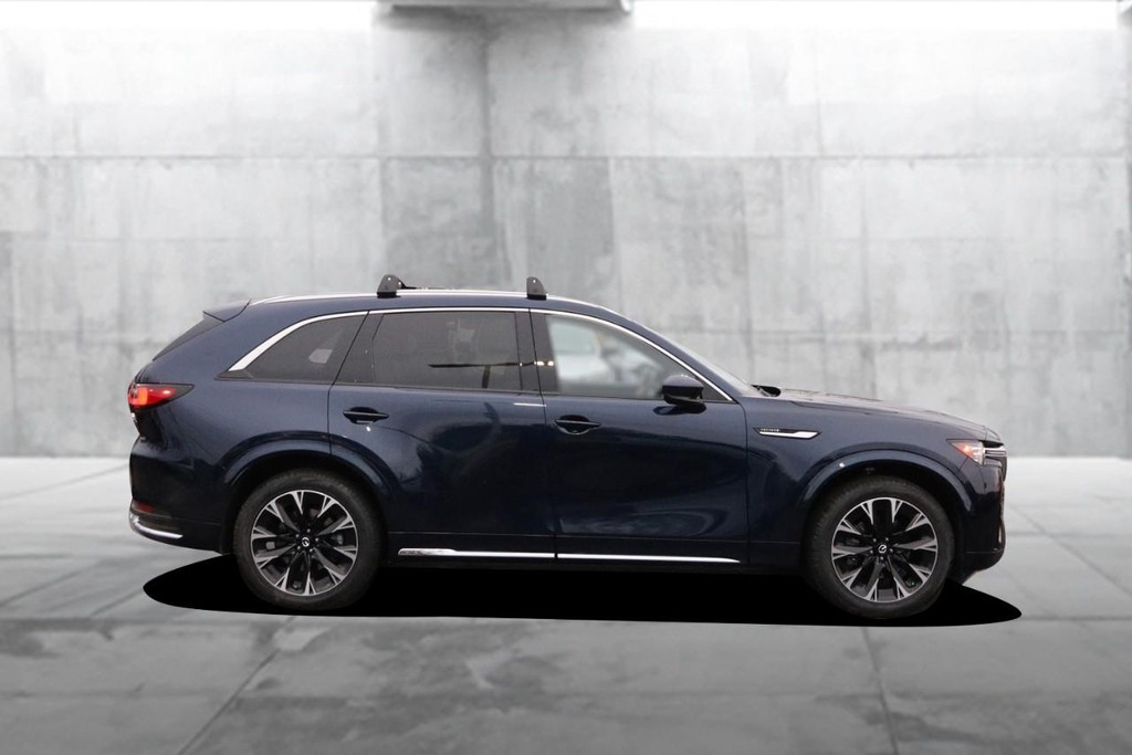 Mazda CX-90 Vehicle Image 05
